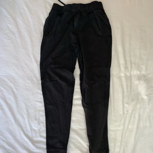 Lululemon Cross Chill Sweatpants